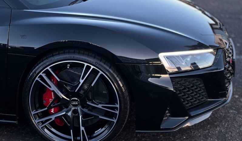 
								Audi R8 –  5.2 FSI V10 Performance Carbon Black S Tronic quattro Euro 6 (s/s) 2dr full									