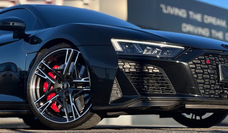 
								Audi R8 –  5.2 FSI V10 Performance Carbon Black S Tronic quattro Euro 6 (s/s) 2dr full									