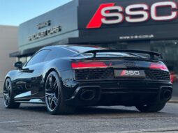 
										Audi R8 –  5.2 FSI V10 Performance Carbon Black S Tronic quattro Euro 6 (s/s) 2dr full									