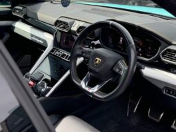 
										Lamborghini Urus – 4.0 V8 BiTurbo Auto 4WD Euro 6 5dr full									